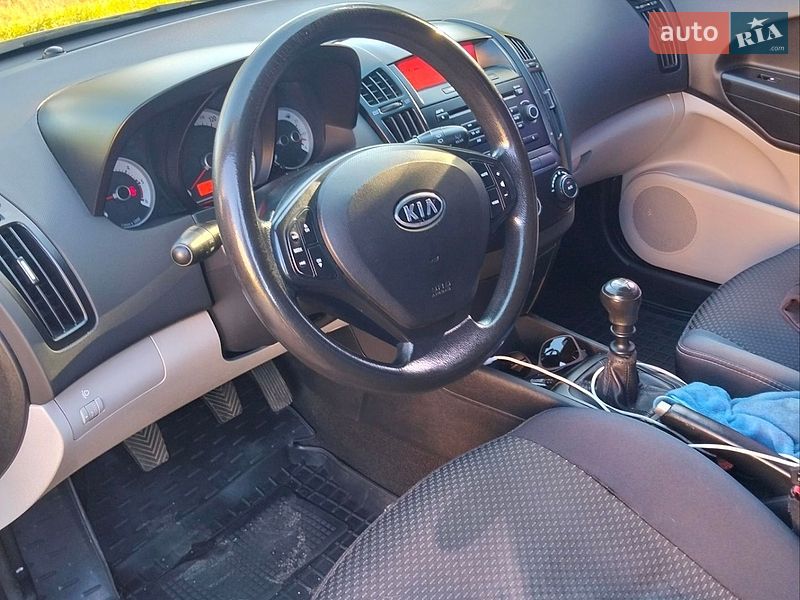 Хэтчбек Kia Ceed 2008 в Виннице