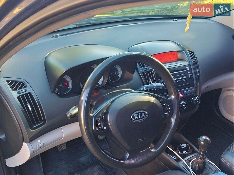 Хэтчбек Kia Ceed 2008 в Виннице
