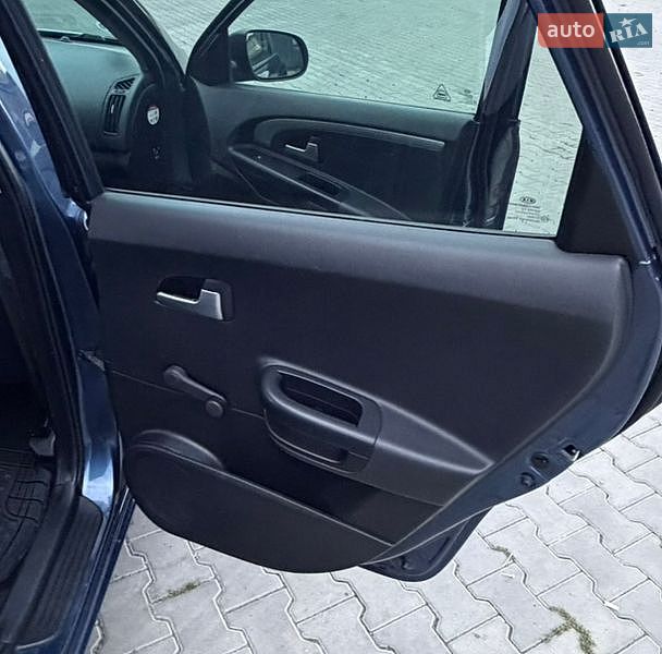 Универсал Kia Ceed 2010 в Ковеле