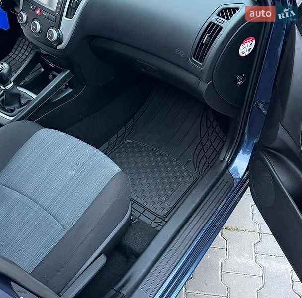 Универсал Kia Ceed 2010 в Ковеле