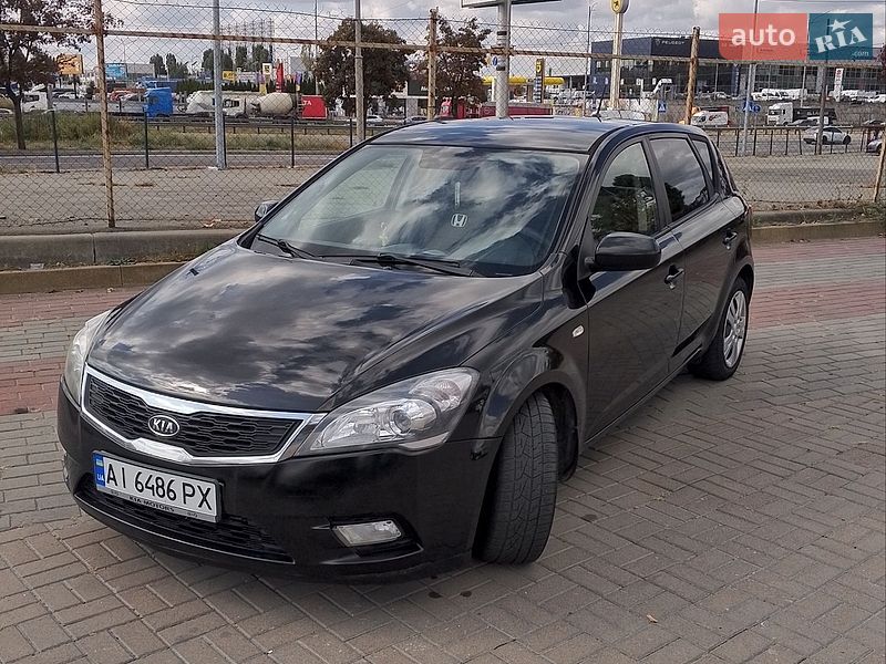 Хэтчбек Kia Ceed 2011 в Киеве