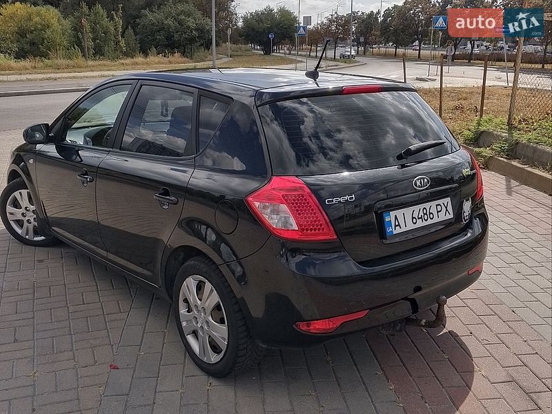 Хэтчбек Kia Ceed 2011 в Киеве