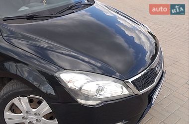 Хэтчбек Kia Ceed 2011 в Киеве