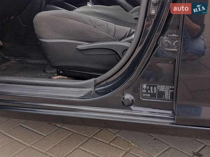 Хэтчбек Kia Ceed 2011 в Киеве