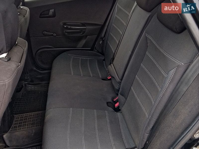 Хэтчбек Kia Ceed 2011 в Киеве