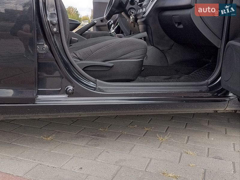 Хэтчбек Kia Ceed 2011 в Киеве
