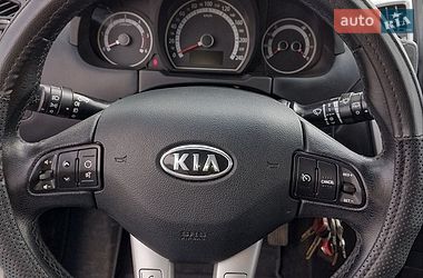 Хэтчбек Kia Ceed 2011 в Киеве