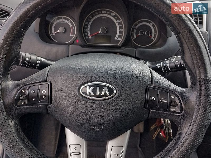 Хэтчбек Kia Ceed 2011 в Киеве