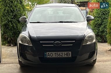 Хэтчбек Kia Ceed 2007 в Хусте Хэтчбек Kia Ceed 2007 в Хусте