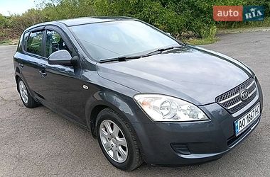 Хэтчбек Kia Ceed 2009 в Мукачево