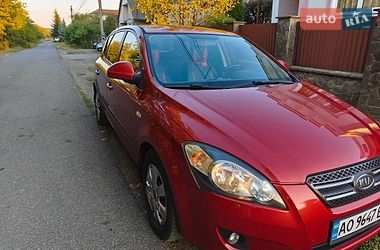 Хетчбек Kia Ceed 2008 в Ужгороді