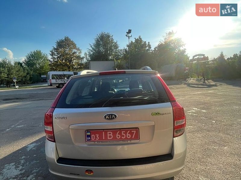 Універсал Kia Ceed 2011 в Луцьку