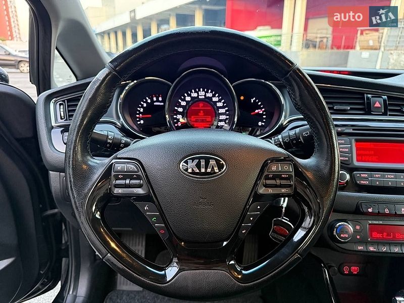 Хэтчбек Kia Ceed 2016 в Киеве