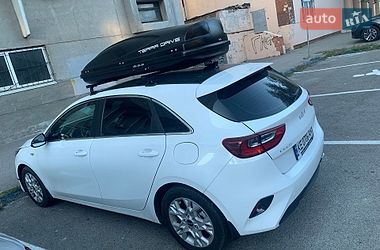Хетчбек Kia Ceed 2023 в Дніпрі фото 2 Хетчбек Kia Ceed 2023 в Дніпрі