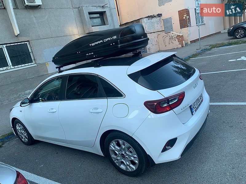 Хетчбек Kia Ceed 2023 в Дніпрі фото 2 Хетчбек Kia Ceed 2023 в Дніпрі