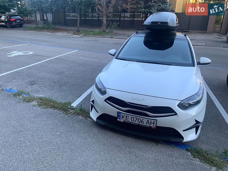 Хетчбек Kia Ceed 2023 в Дніпрі фото 5 Хетчбек Kia Ceed 2023 в Дніпрі