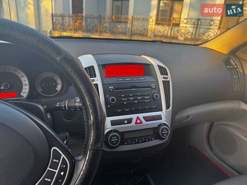 Хэтчбек Kia Ceed 2008 в Николаеве