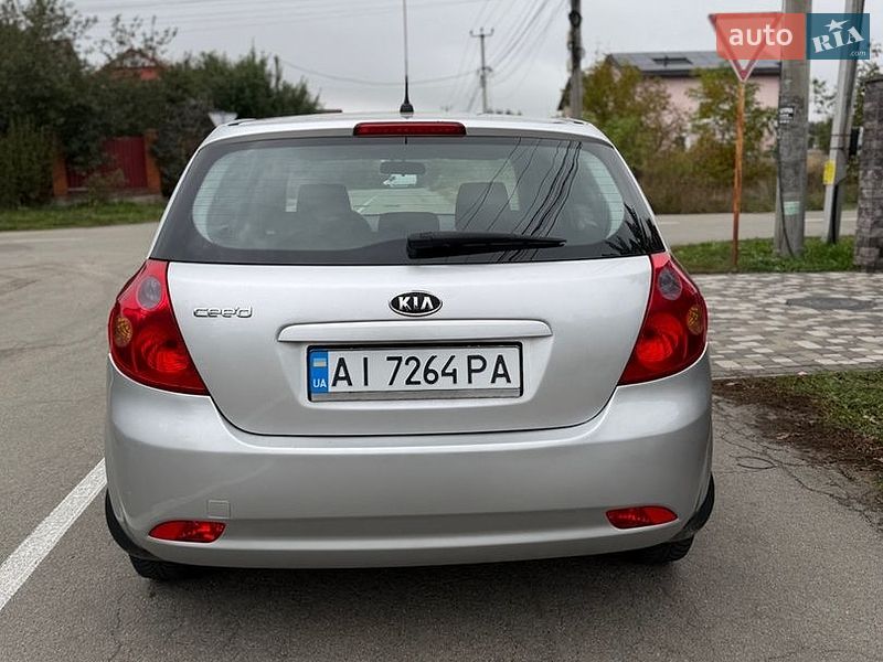 Хэтчбек Kia Ceed 2008 в Киеве