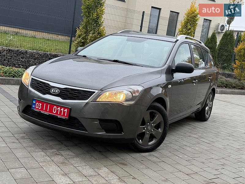 Универсал Kia Ceed 2010 в Луцке
