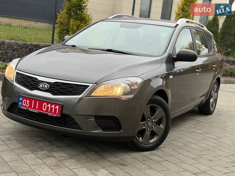 Универсал Kia Ceed 2010 в Луцке