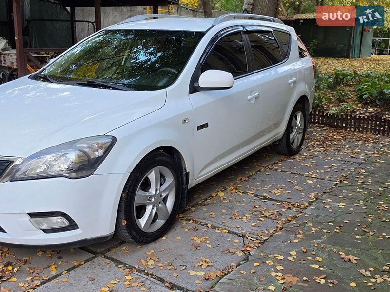 Универсал Kia Ceed 2011 в Днепре