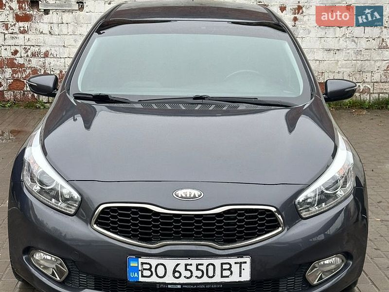 Хетчбек Kia Ceed 2012 в Чорткові