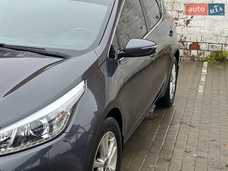 Хетчбек Kia Ceed 2012 в Чорткові