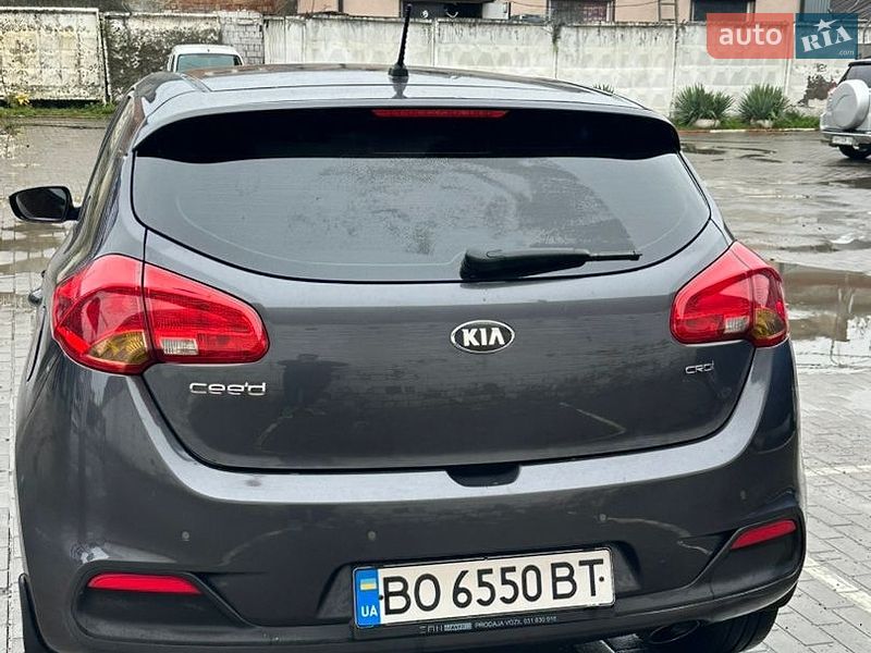 Хетчбек Kia Ceed 2012 в Чорткові