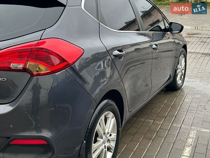 Хетчбек Kia Ceed 2012 в Чорткові