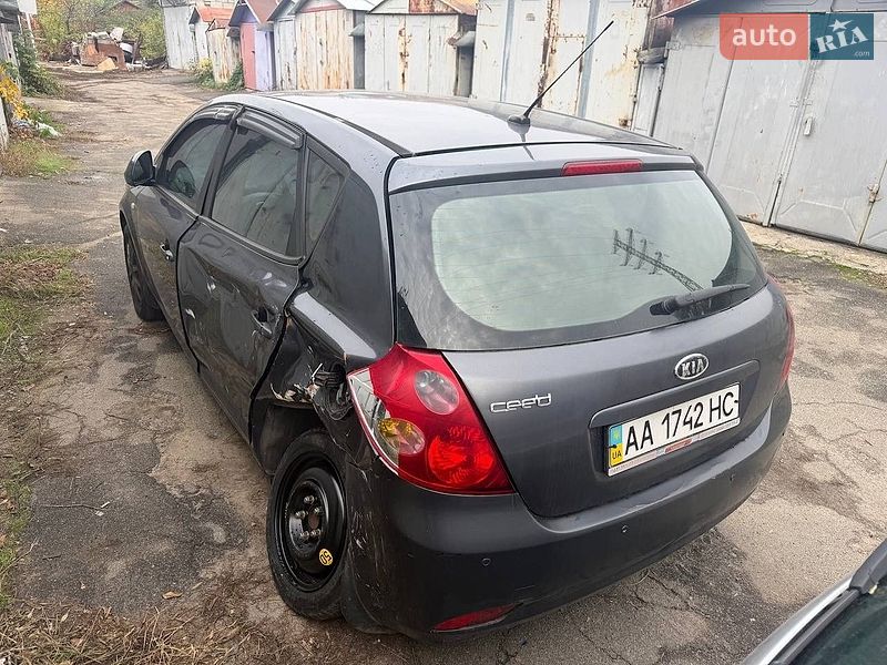 Хэтчбек Kia Ceed 2008 в Киеве