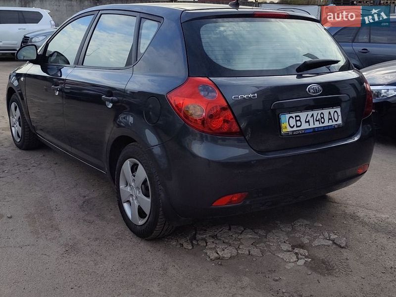 Хэтчбек Kia Ceed 2008 в Чернигове