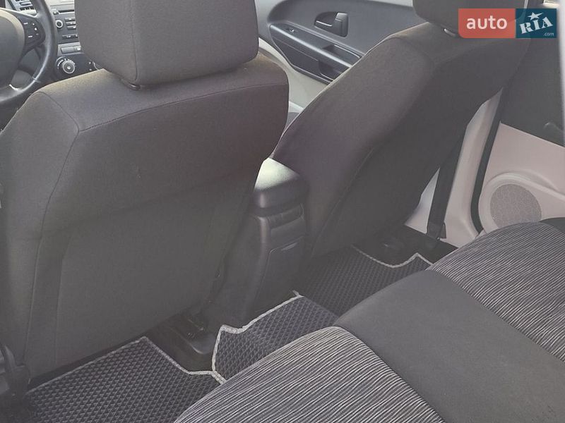 Хэтчбек Kia Ceed 2008 в Чернигове