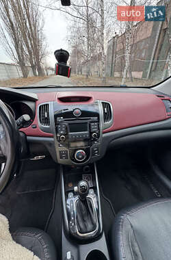 Купе Kia Cerato Koup 2011 в 
