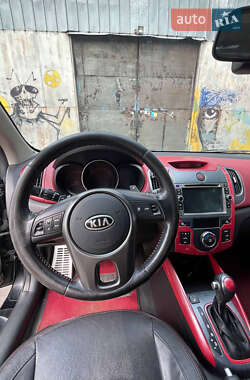 Купе Kia Cerato Koup 2011 в 