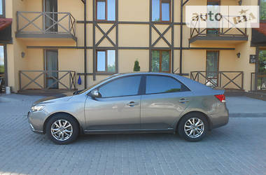 Седан Kia Cerato 2010 в Луцке