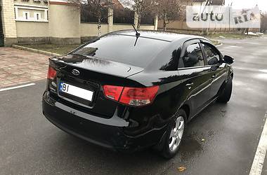 Седан Kia Cerato 2010 в Полтаве