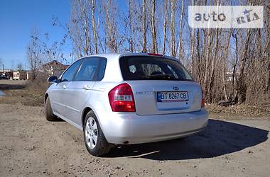 Хэтчбек Kia Cerato 2006 в Херсоне