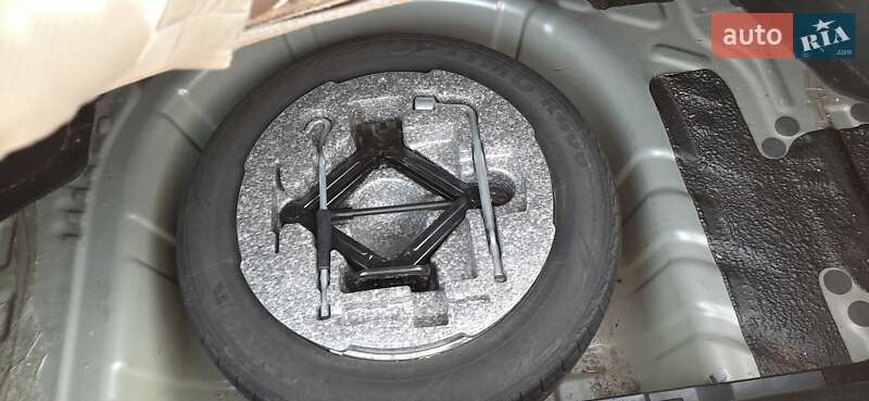 Седан Kia Cerato 2005 в Ужгороде