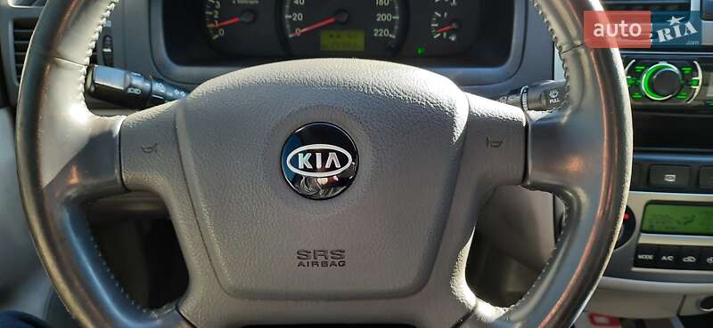 Седан Kia Cerato 2005 в Ужгороде