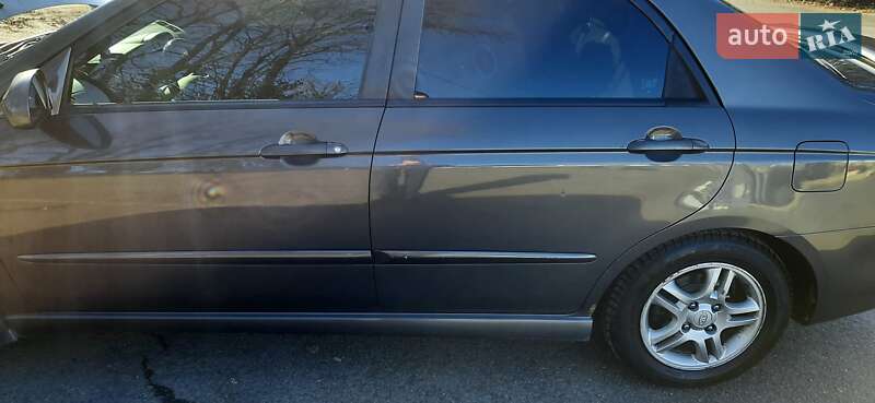 Седан Kia Cerato 2005 в Ужгороде