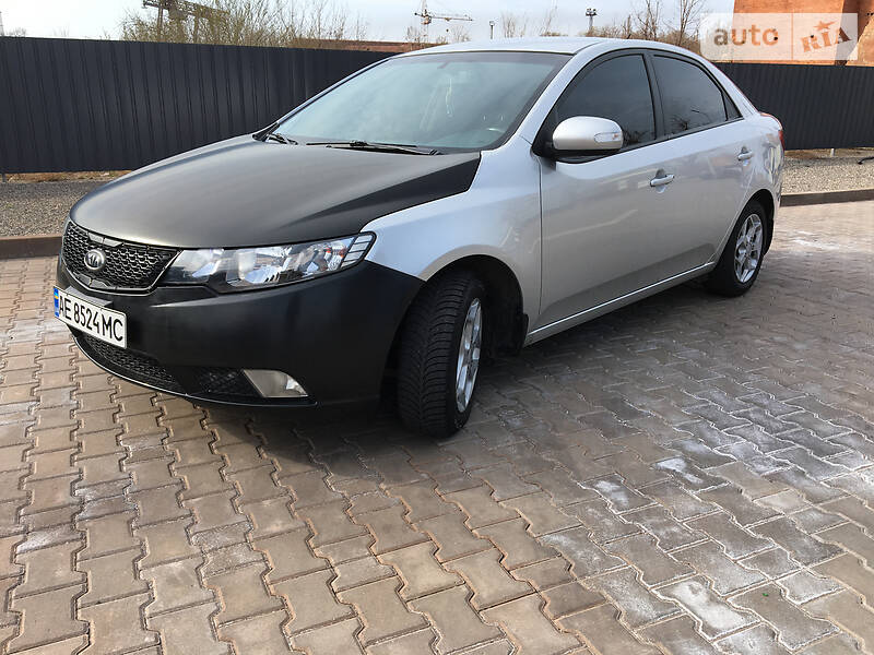 Kia cerato 2009 года