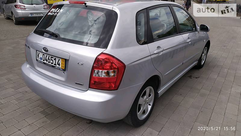 Хетчбек Kia Cerato 2006 в Дубні
