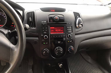 Седан Kia Cerato 2010 в 