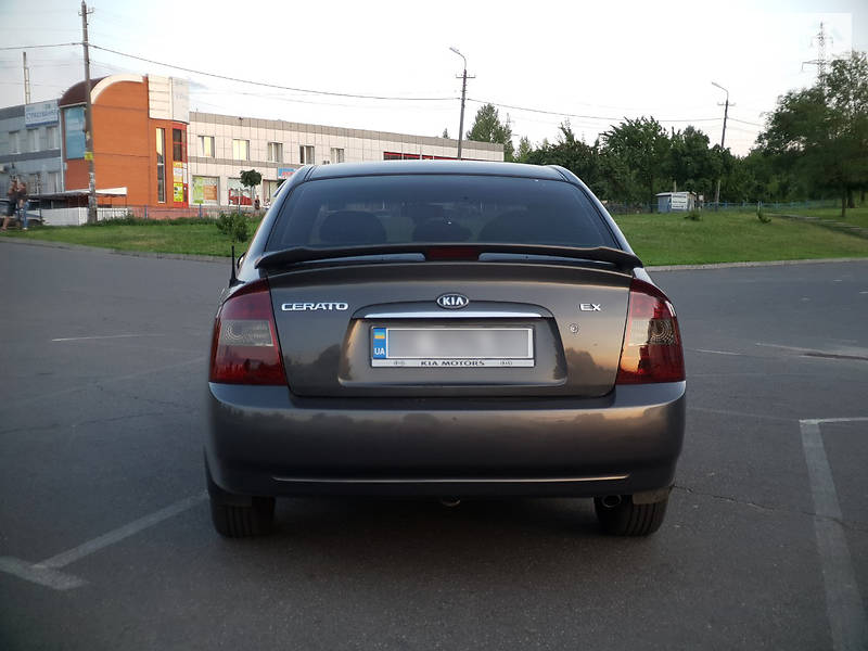 Седан Kia Cerato 2006 в Кривому Розі