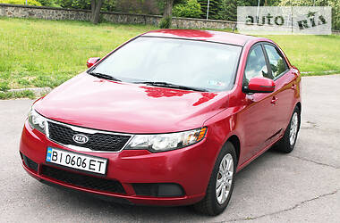 Седан Kia Cerato 2013 в Кременчуге