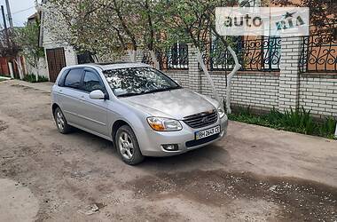 Хэтчбек Kia Cerato 2008 в Измаиле