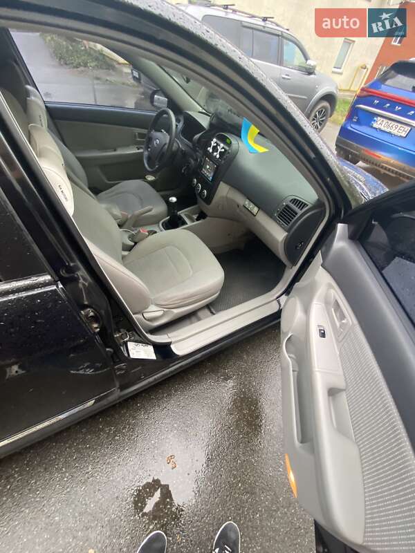 Седан Kia Cerato 2006 в Ірпені