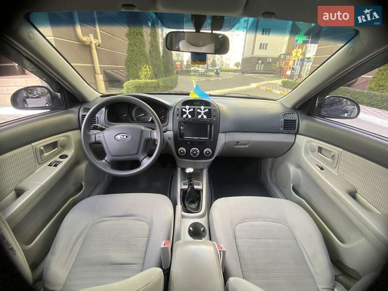 Седан Kia Cerato 2006 в Ірпені