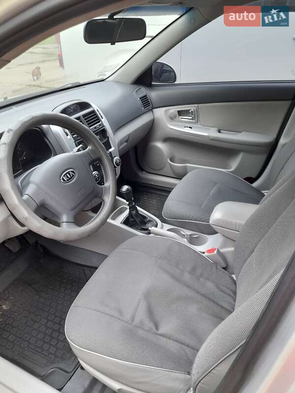 Седан Kia Cerato 2007 в Новоднестровске