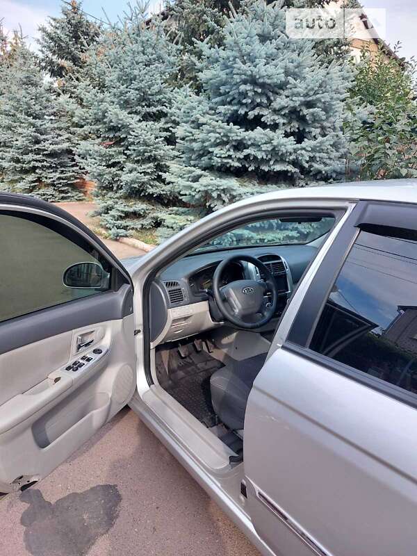 Седан Kia Cerato 2007 в Кривом Роге